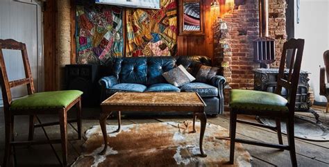 У дома, в Cozy! | Cozy bar, Bar interior, Cozy