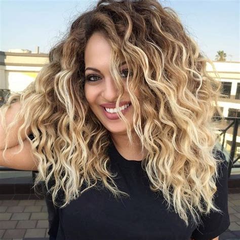 Shoulder Length Wavy Blonde Hair