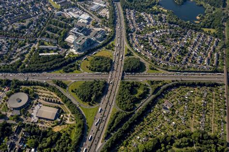 Leverkusen aus der Vogelperspektive Kleeblattförmige Verkehrsführung