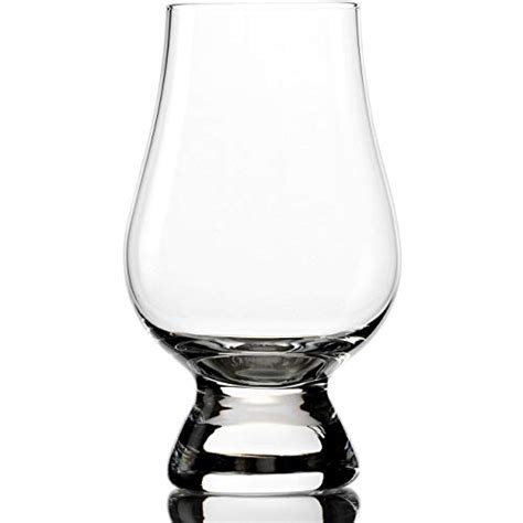 3 Best Whiskey Glasses (2021 Guide)