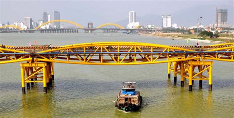 The Vertical Reciprocating Span Bridge - Nguyen Van Troi - Da Nang Leisure