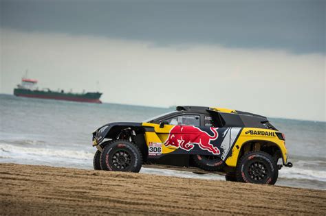 Photo 7 Loeb présente son Peugeot 3008 DKR pour le Dakar 2019