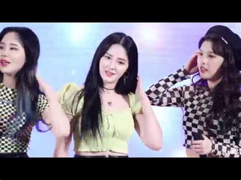 CUTE AND SEXY MOMOLAND NANCY FANCAM I M SO HOT YouTube
