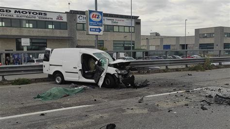 Un Ambulante Che Andava Al Lavoro La Vittima Dell Incidente Mortale