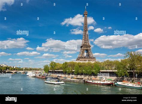 La tour eiffel et la seine Banque de photographies et dimages à haute