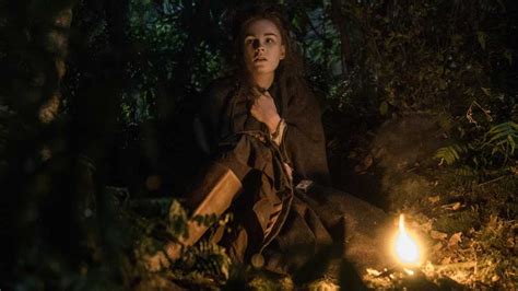 What Happens When Brianna Goes Back in Time in Outlander? | POPSUGAR ...