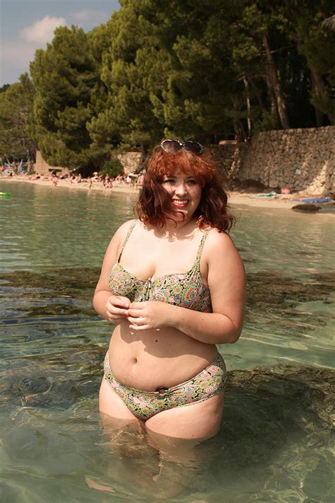 I Am A Plus Size Woman Who Wore A Low Rise Bikini To The Beach And