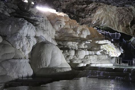 Turisti hrle u pećinu Kaklik Prati je legenda o mršavom pastiru koji