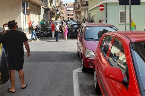 Letojanni Messina Trovato Morto In Casa Nudo In Una Pozza Di Sangue