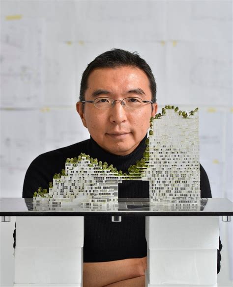 C Est L Homme Qui V G Talise Le B Ton Le Japonais Sou Fujimoto