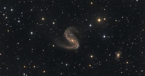 NGC 2442 | Telescope Live