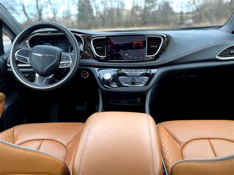 2021 Chrysler Pacifica: 62 Interior Photos | U.S. News