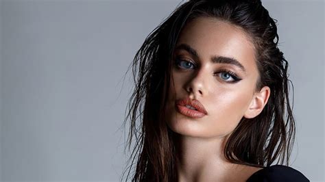 yael shelbia bio body measurements career boyfriend net worth