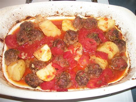 Lebanese Kofta In Tomato Sauce Recipe