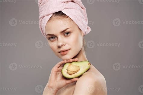 Pretty Woman Naked Shoulders Clean Skin Natural Avocado Cosmetics