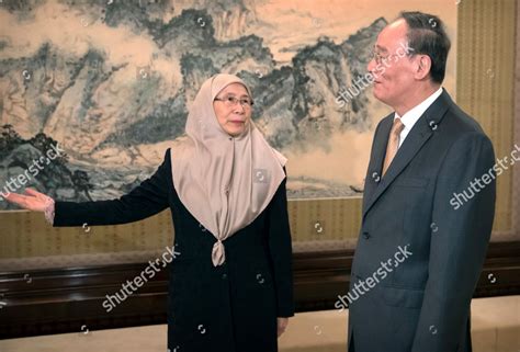 Malaysias Deputy Prime Minister Wan Azizah Editorial Stock Photo