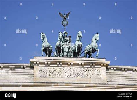 Berlin Brandenburger Tor Gate Quadriga Stock Photo - Alamy