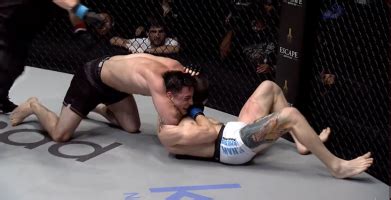 Complete Guide To Dominating Opponents Using The Rear Naked Choke MuscleMecca Bodybuilding Forum