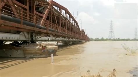 Yamuna Water Level Delhi Floods Flood Threat Looms In Delhi Due To