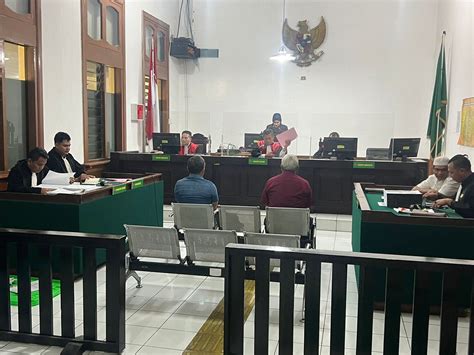 Sidang Kasus Dugaan Korupsi Gedung Labkom Uniska Karawang Keterangan