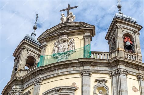 A Pontifícia Basílica De São Miguel Basílica Espanhola Pontificia De