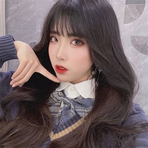 Hot girl Trung Quốc nổi lên vì có ngoại hình giống IU Follower tăng gấp 50 lần sau 3 năm