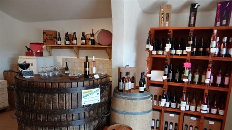 Redessan La Cave Coop Rative Vinicole Est Un Lieu Incontournable Dans