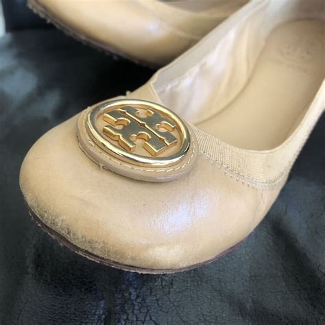 Authentic Tory Burch Caroline Nude Patent Leather Bal Gem
