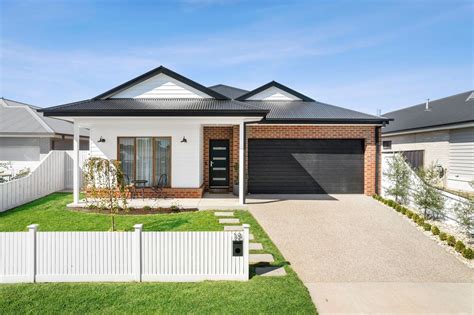 18 Collins Parade Kyneton Vic 3444 Domain