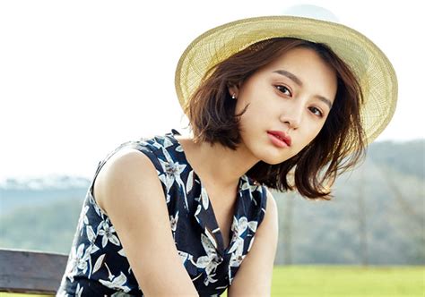 Lebih Intim Dengan Kim Ji Won Dokter Tentara Yoon Myung Joo Di