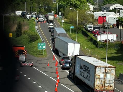 I 95 Fiery Crash In Norwalk Puts Commuters In Traffic Gridlock