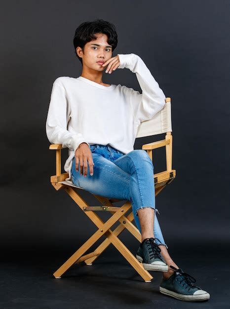 Portrait Studio Plein Coup De Corps De Jeune Asiatique Lgbtq Gay Glamour Beau Modèle Masculin