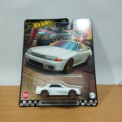 Hot Wheels Premium Nissan Skyline GT R BNR32 White Boulevard Series Shopee Malaysia