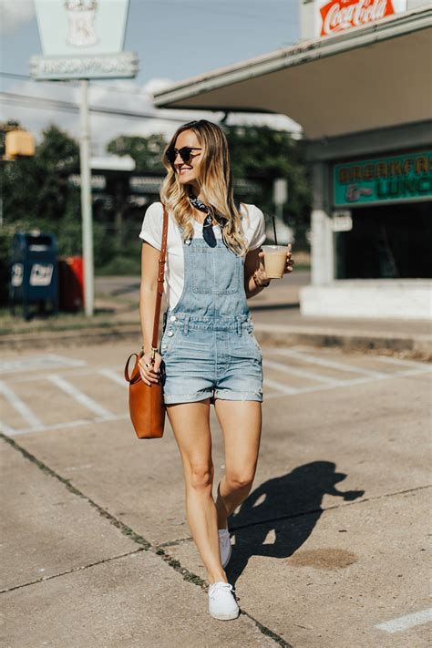 Overall Shorts Outfit Ideas