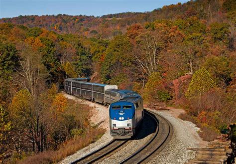 The Best Fall Foliage Train Routes in North America - Wanderu