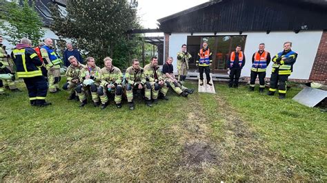 Feuerwehr K Nigslutter Feuer Menschenleben In Gefahr