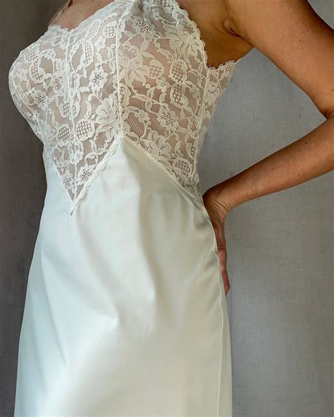 VINTAGE 1950s Ivory Slip With Lace Inserts Vintage Ivory Slip Etsy