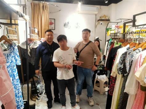 为讨新婚妻子欢心 男子凌晨盗窃服装店上万元衣物被刑拘张某王超红星