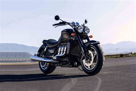 Triumph Rocket III Price, Specs, Mileage, Reviews, Images