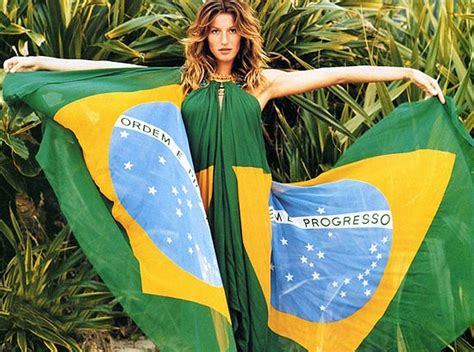 Gisele B Ndchen Divulga Foto Enrolada Em Bandeira No Dia Da Independ Ncia