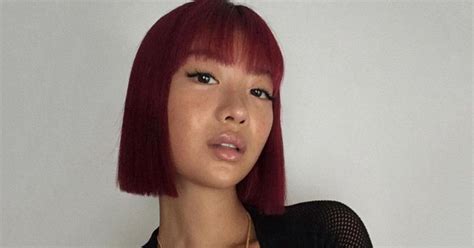 Fall S Biggest Hair Color Trend Is Surprisingly Versatile Dark Red