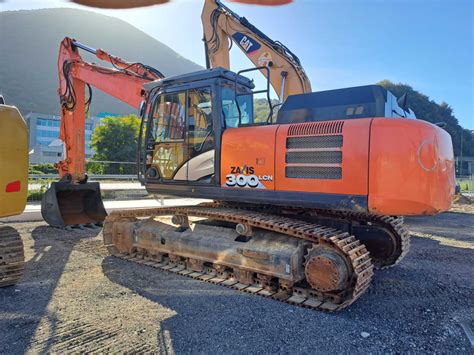 BAGER GUSJENICAR HITACHI ZAXIS ZX300 Bageri OLX Ba