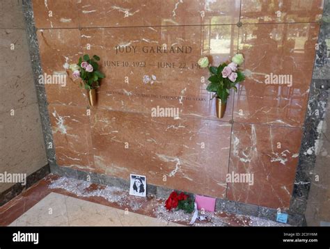 Judy Garland Pavilion Hi Res Stock Photography And Images Alamy