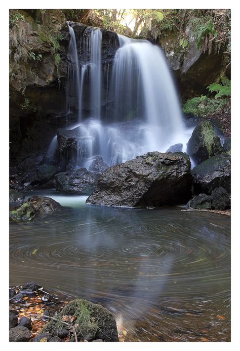 IMG 4542a Vers La Fontaine Goyon Couze Pavin France Pierre