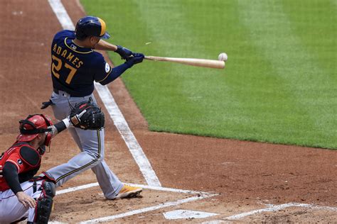 Yelich Homers As Brewers Beat Reds 9 4 Ap News