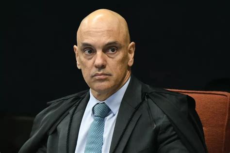 Após novo posicionamento da Defesa Alexandre de Moraes fala sobre