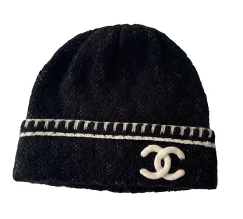 Chanel Cashmere Beanie WHATS ON THE STAR