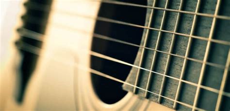 how much does it cost to restring an acoustic guitar