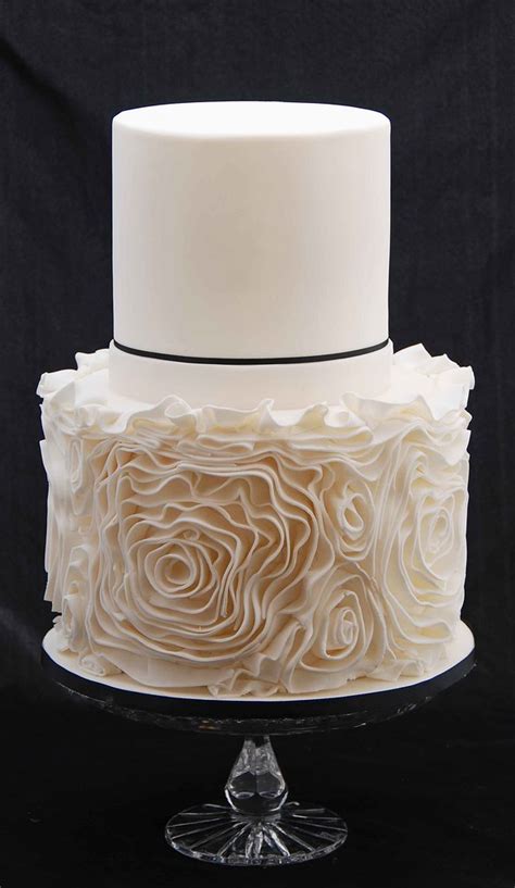 Vera Ruffles Wedding Cake Im Not Sure Who Originally Des Flickr