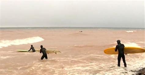 Minnesota S Lake Superior Becomes Hot Spot For Winter Surfing CBS News